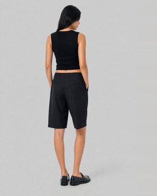 Black sleeveless top made of a cotton blend