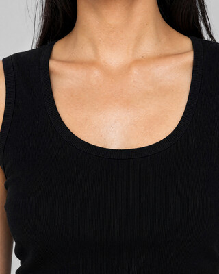 Black sleeveless top made of a cotton blend