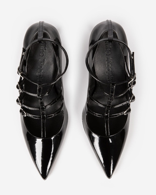 Heeled pumps with black straps