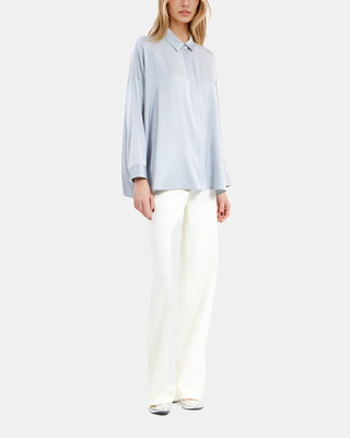 Chemise ample en soie bleue