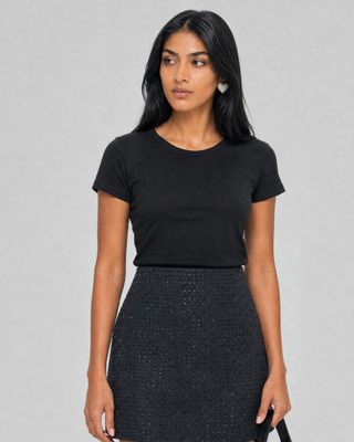T-shirt col rond ajust&eacute; en coton noir