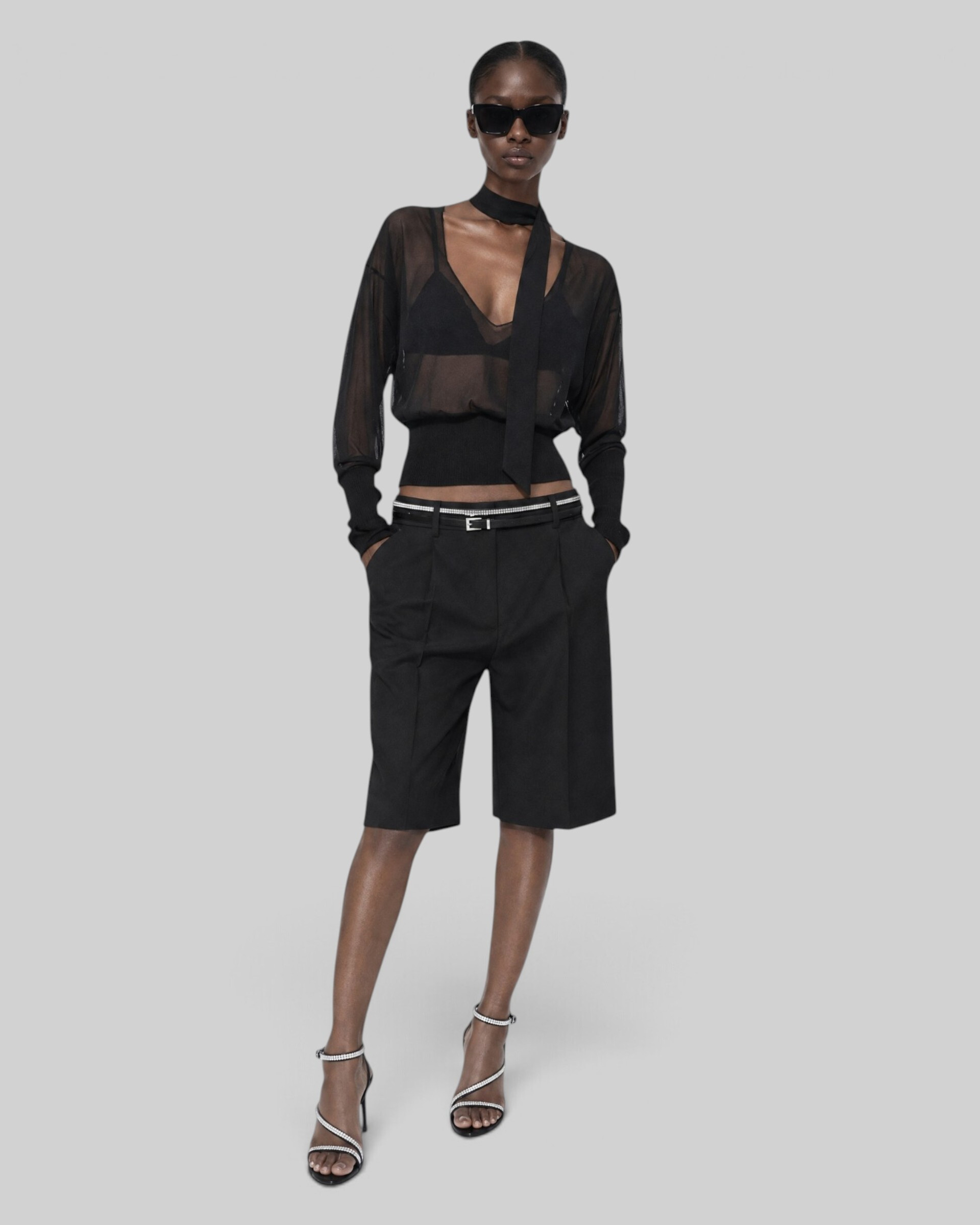 Pull avec lavallière noir