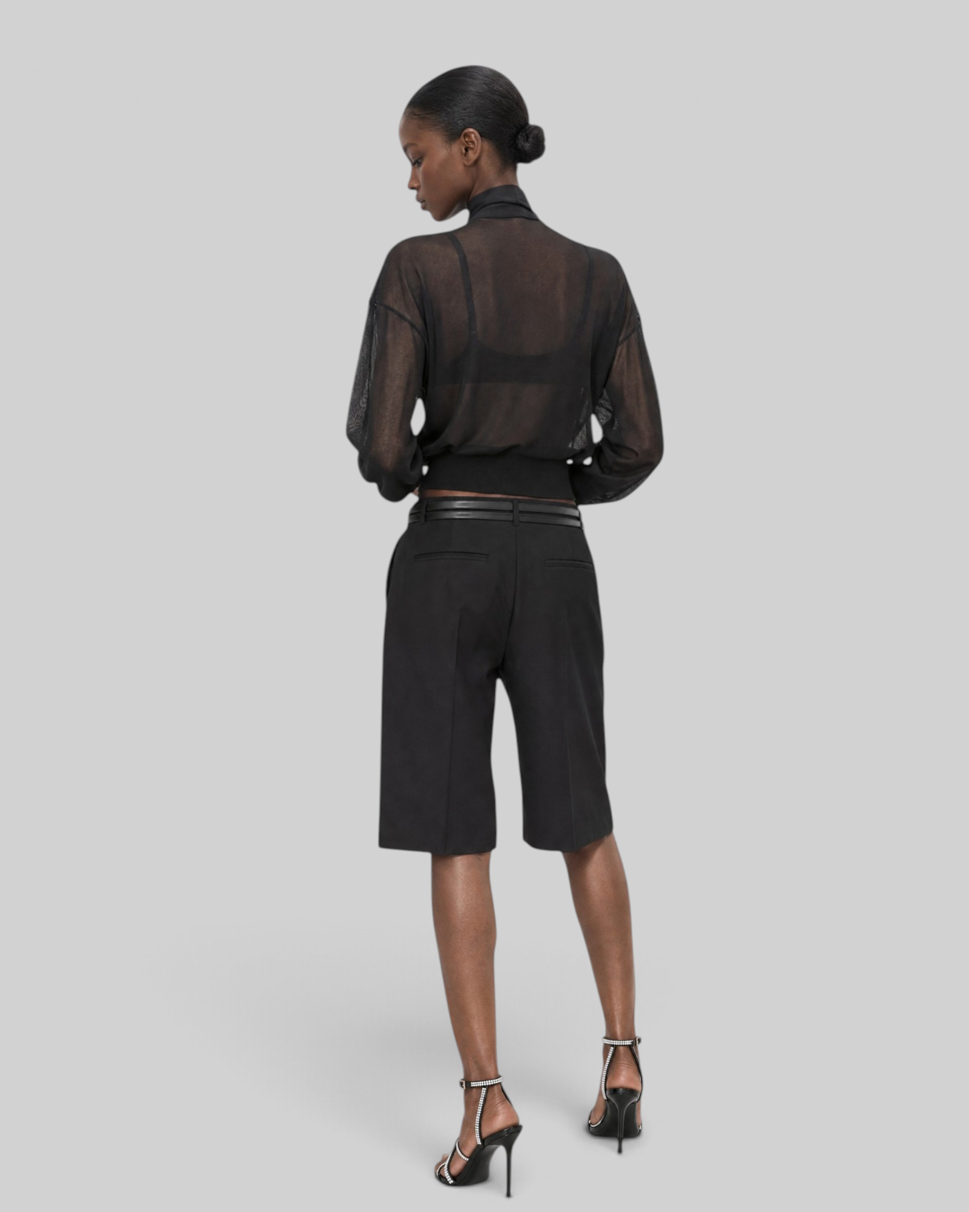Pull avec lavallière noir