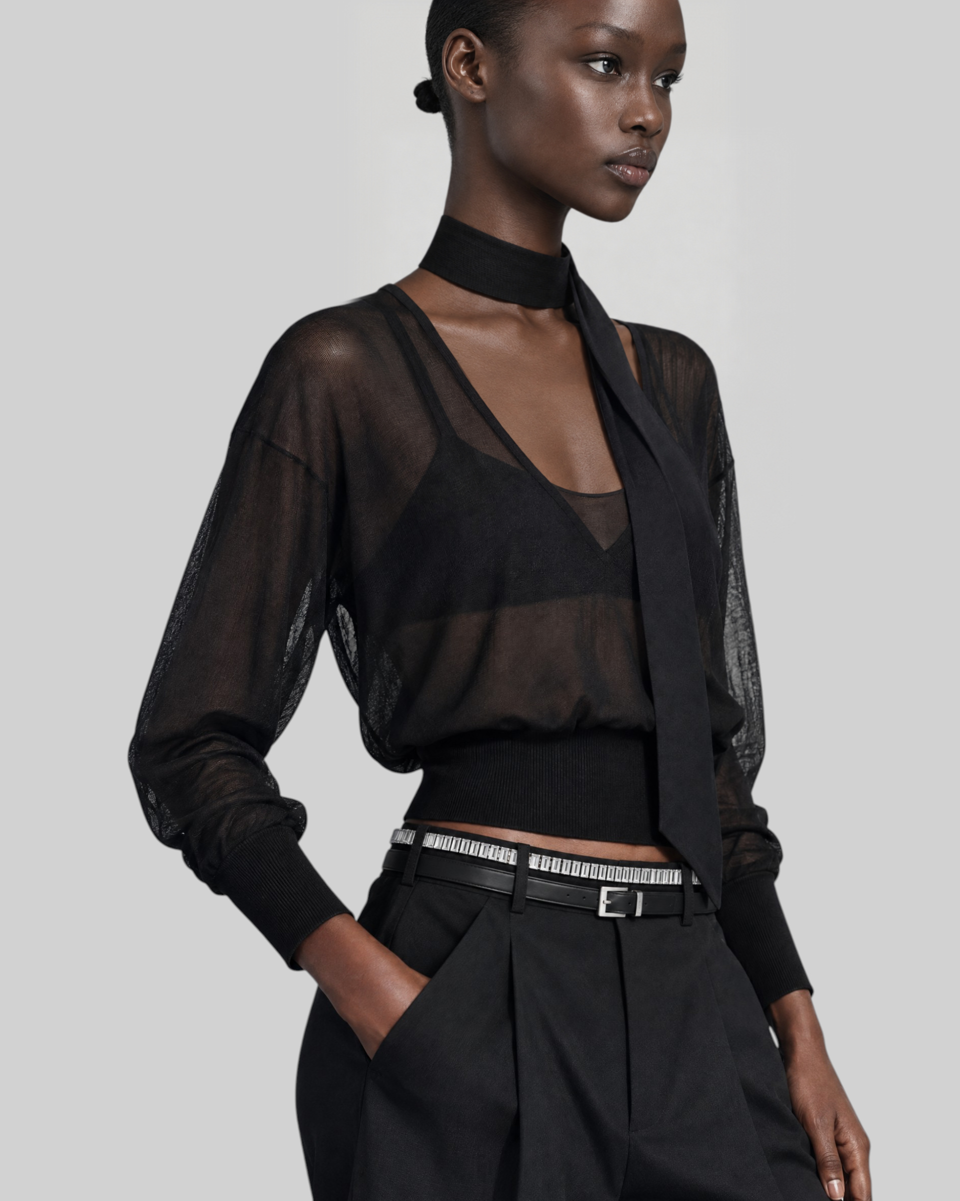 Pull avec lavallière noir