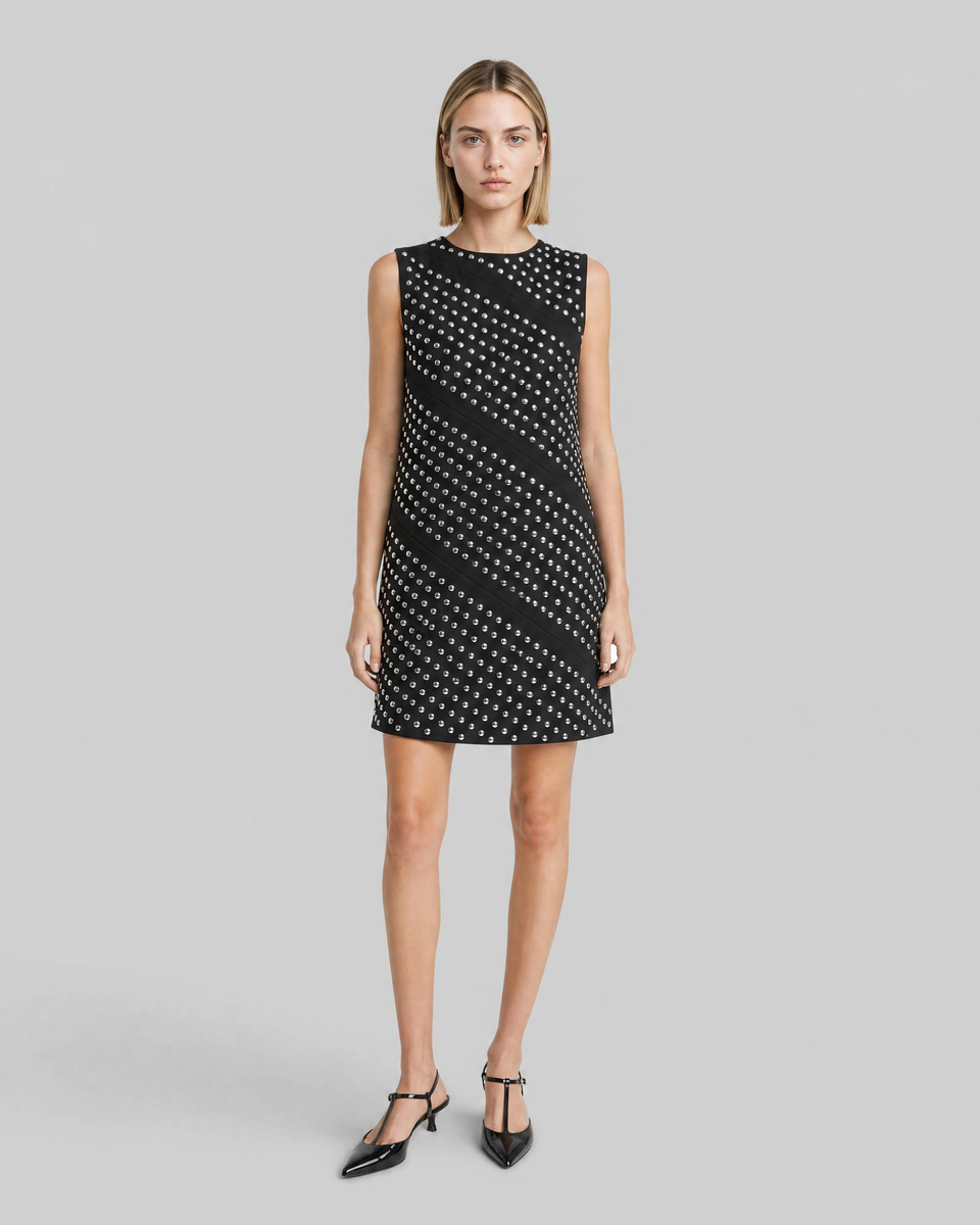 Robe courte clout&eacute;e noire