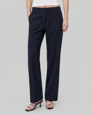 Pantalon de tailleur ajust&eacute; en laine marine