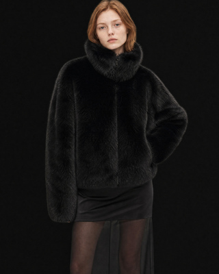 Manteau en fausse fourrure col montant noir