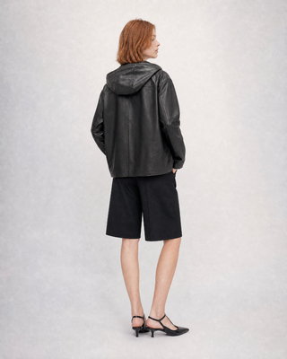 Blouson en cuir &agrave; capuche noir