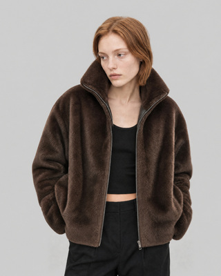 Manteau en fausse fourrure zipp&eacute; marron