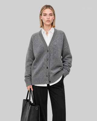 Cardigan en laine m&eacute;rinos et cachemire gris