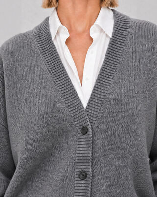 Cardigan en laine m&eacute;rinos et cachemire gris