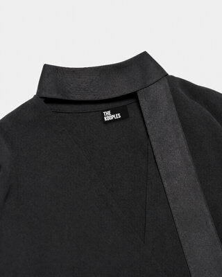 Robe courte cache-c&oelig;ur noire