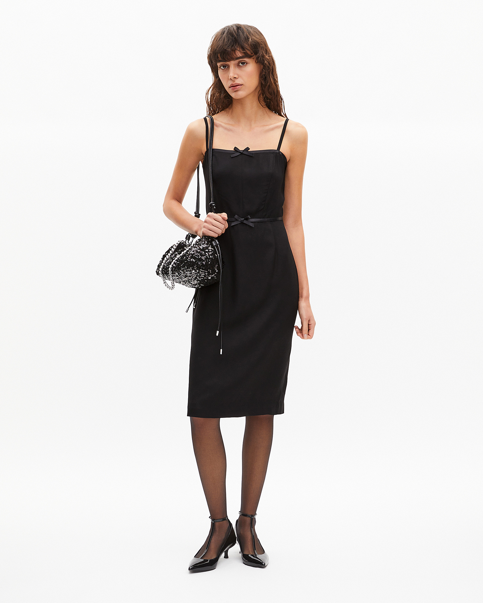 Robe courte avec détails de nœuds noire