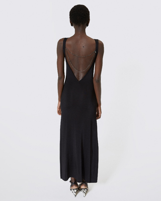 Robe longue en maille avec chaînes dos noire