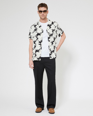 Chemise manches courtes imprimé fleuri noire