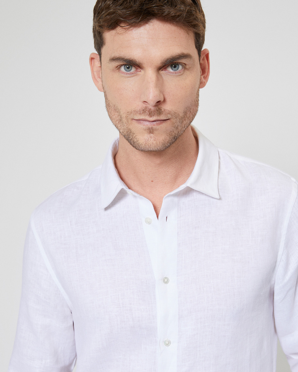 Chemise en lin blanche