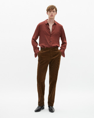 Pantalon de costume ajust&eacute; en velours c&ocirc;tel&eacute; marron