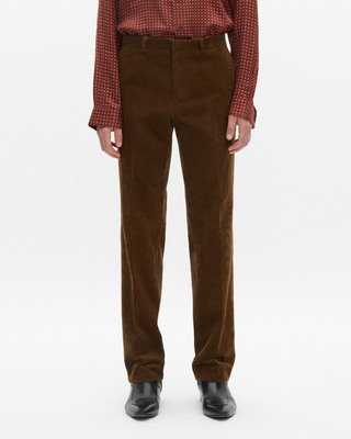 Pantalon de costume ajust&eacute; en velours c&ocirc;tel&eacute; marron