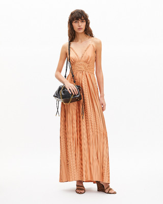Robe longue plissée orange clair