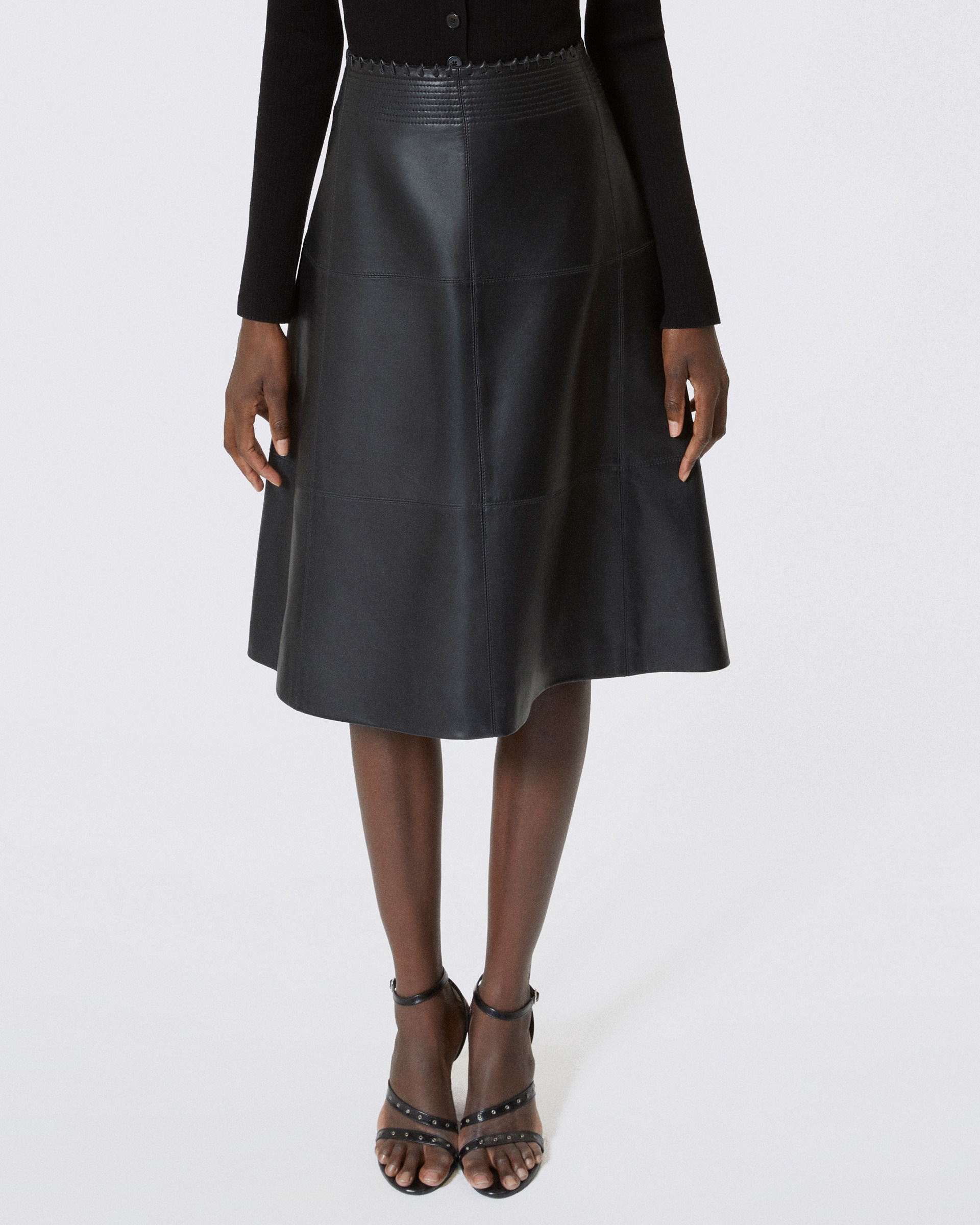 Jupe midi en cuir noire