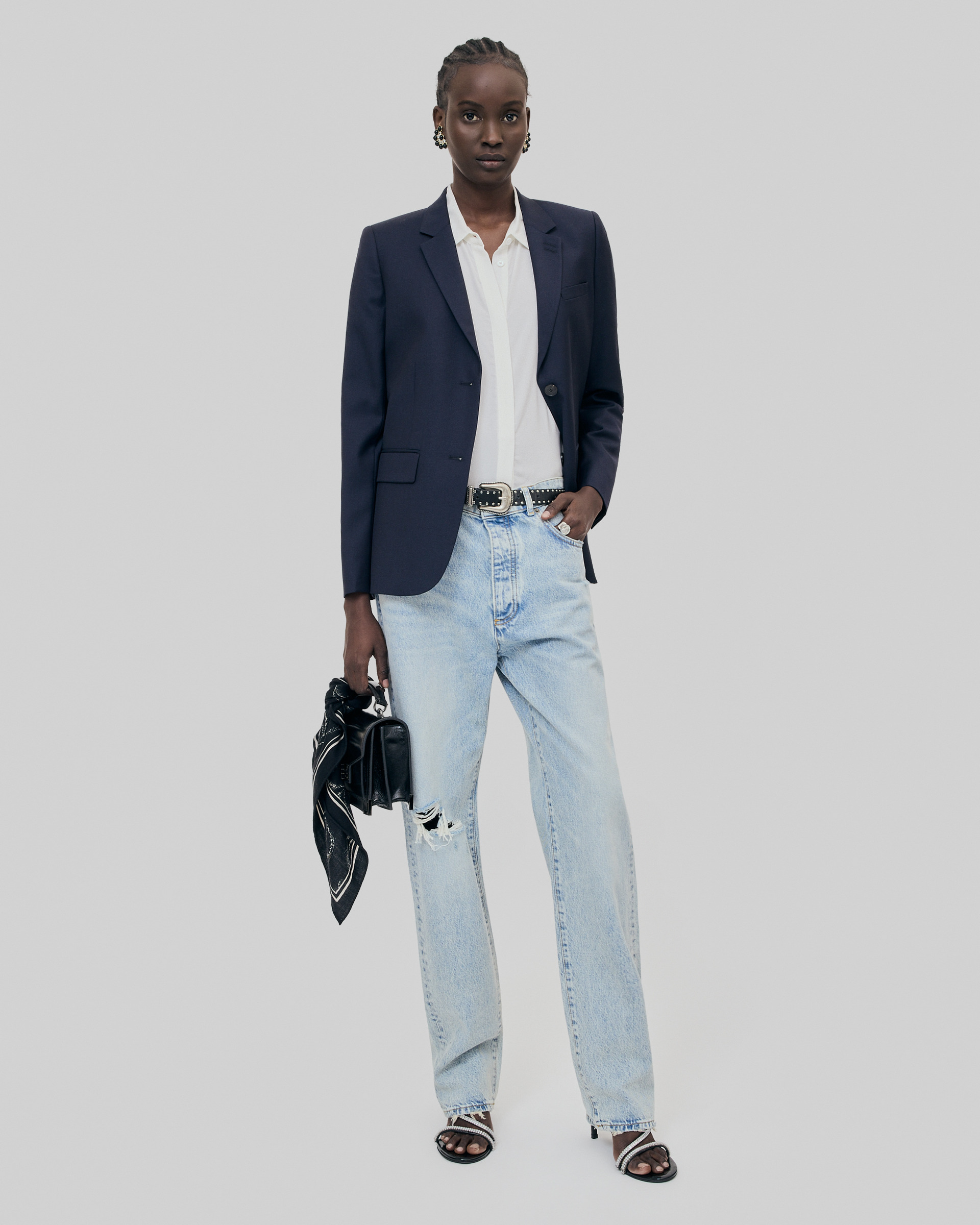 Veste tailleur en laine coupe cintrée bleu marine