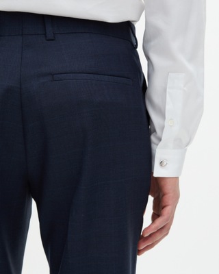 Pantalon de costume ajusté en laine marine