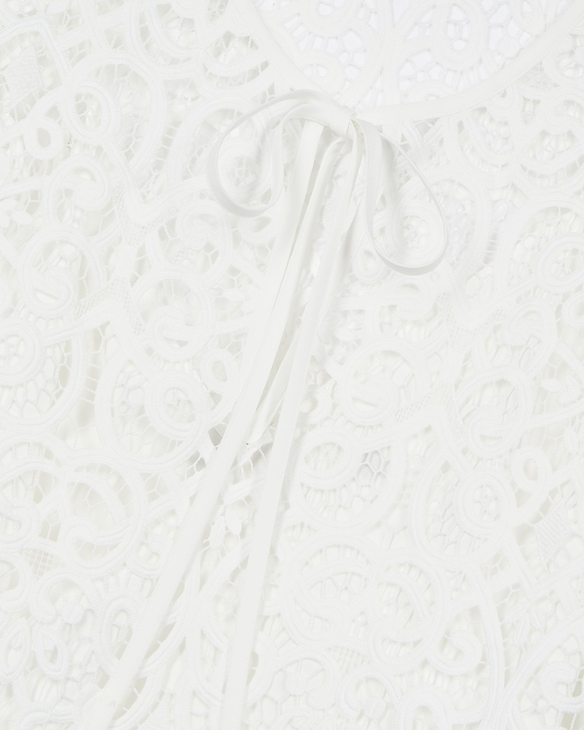 Robe courte en dentelle blanche