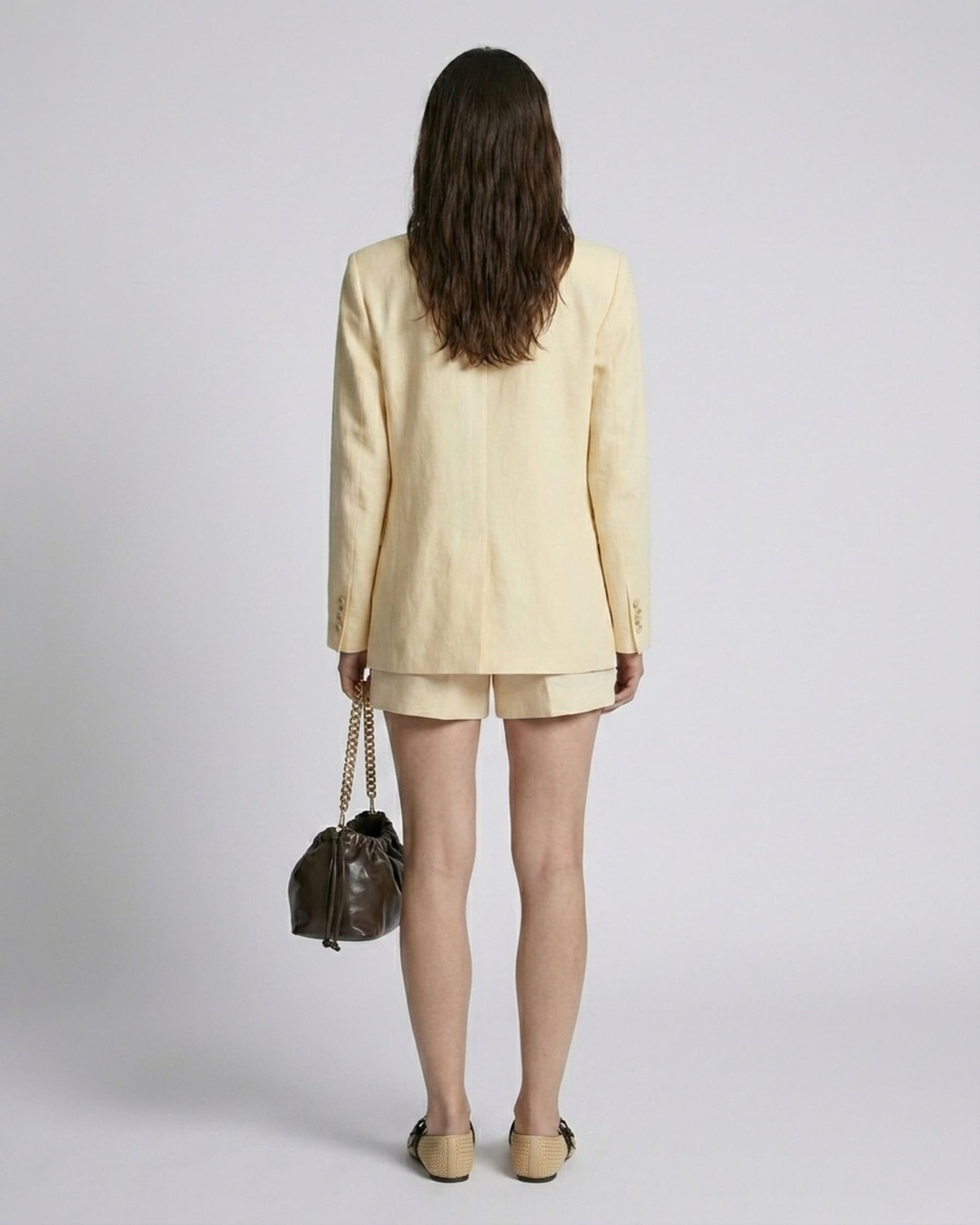 Short en lin jaune