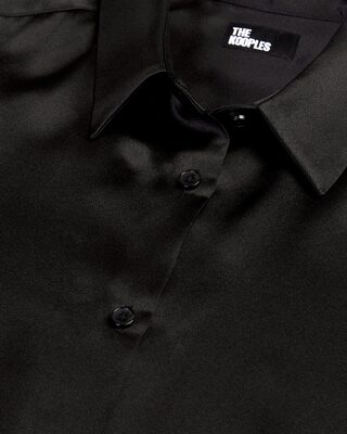 Chemise en soie noire