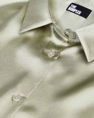 Chemise en soie satin vert clair