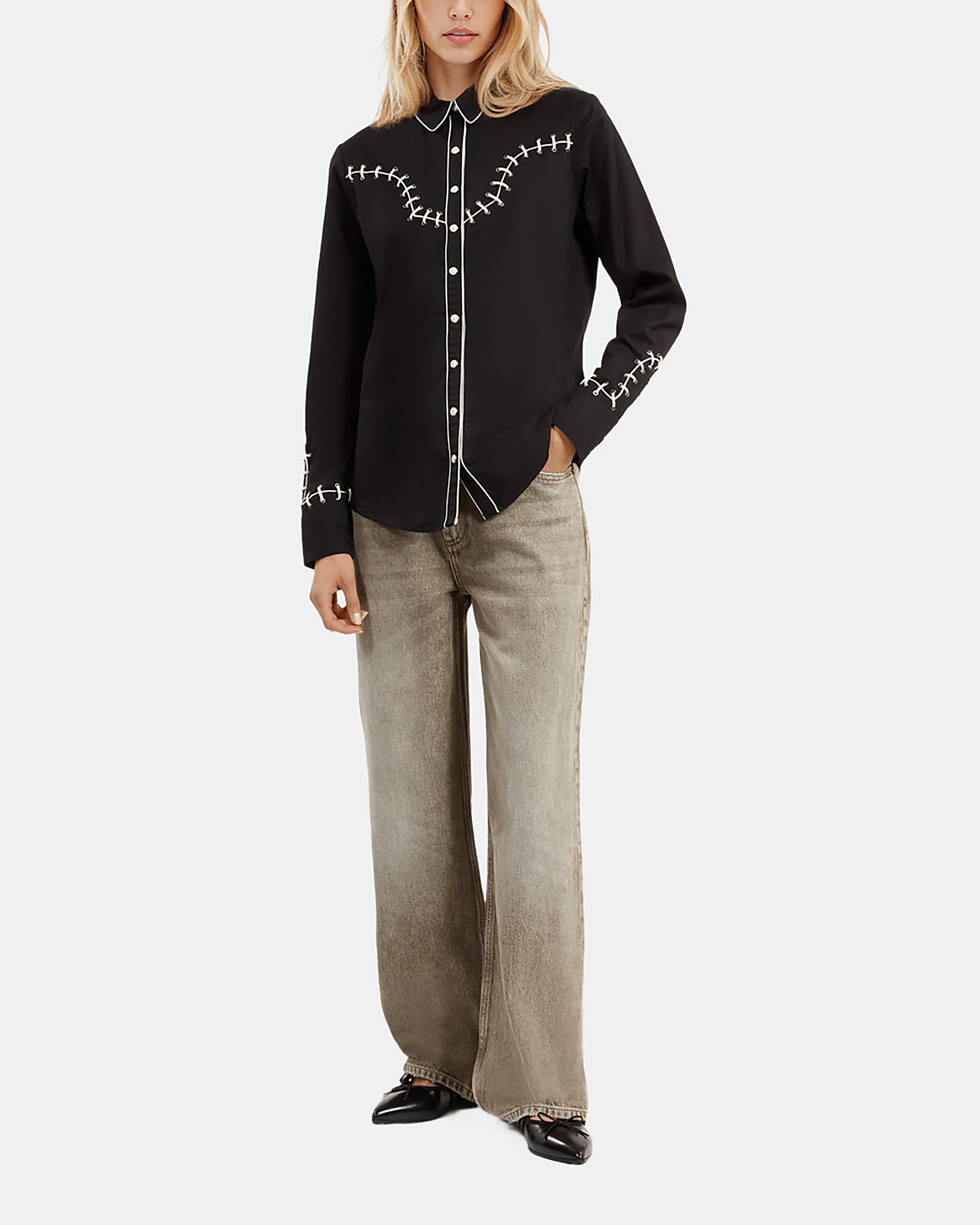 Western style shirt with black embroidery