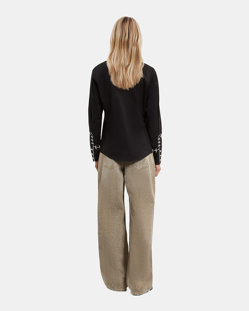 Western style shirt with black embroidery