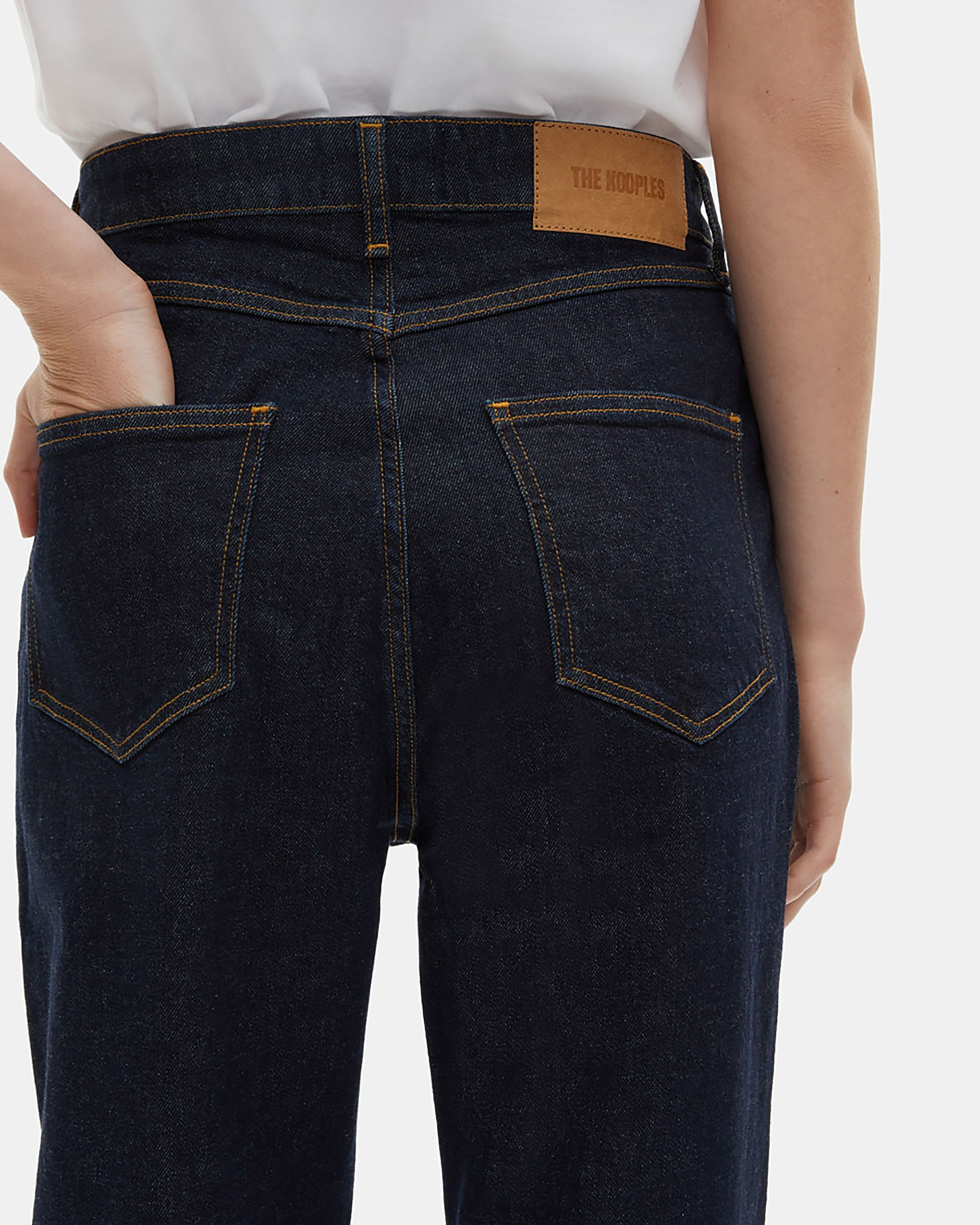 Dark blue boyfriend jeans