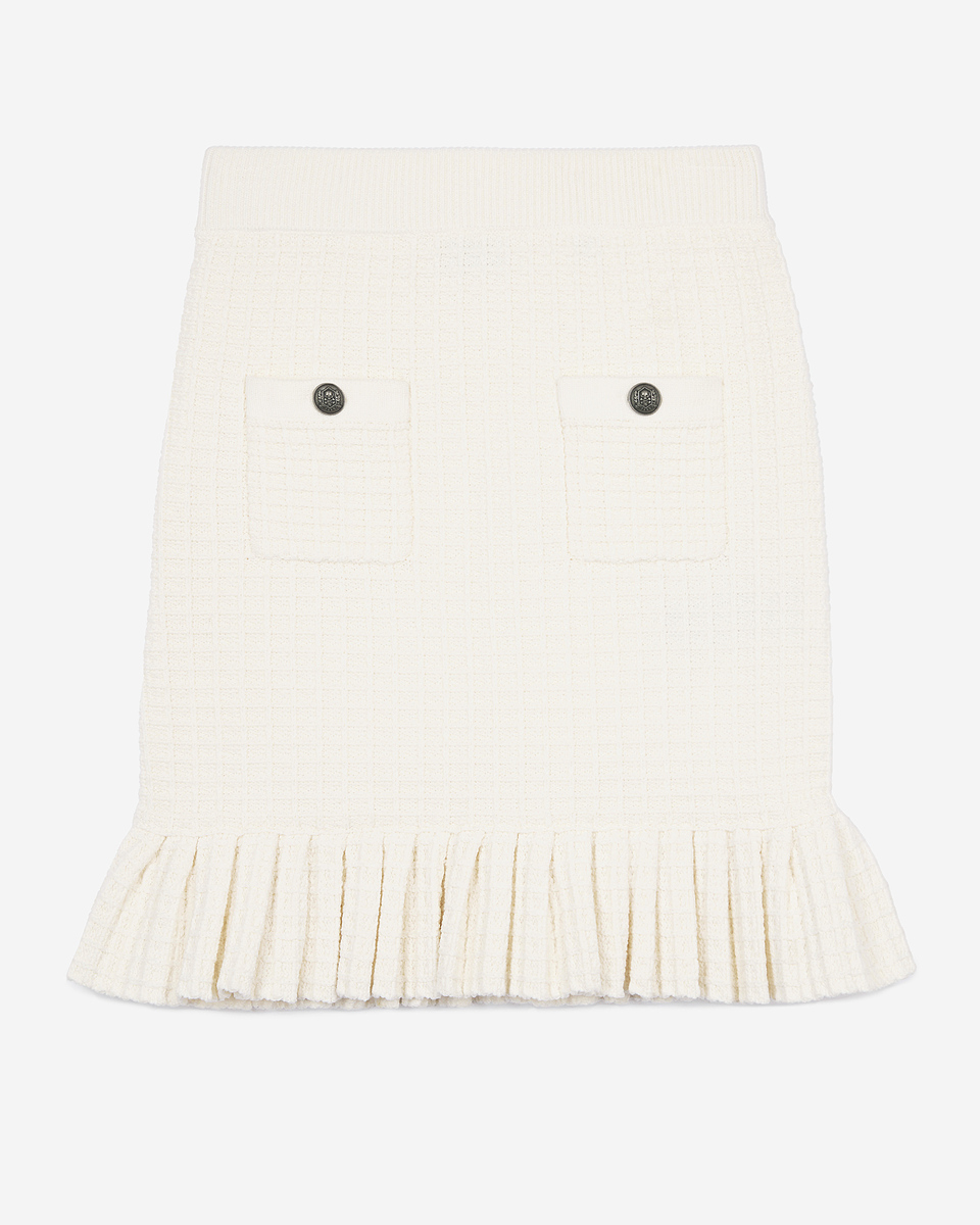 Short ecru knit skirt