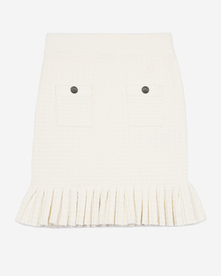 Short ecru knit skirt
