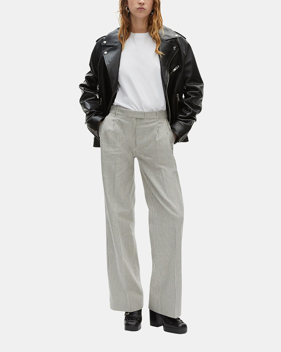 Loose-fitting striped pants in white cotton and linen
