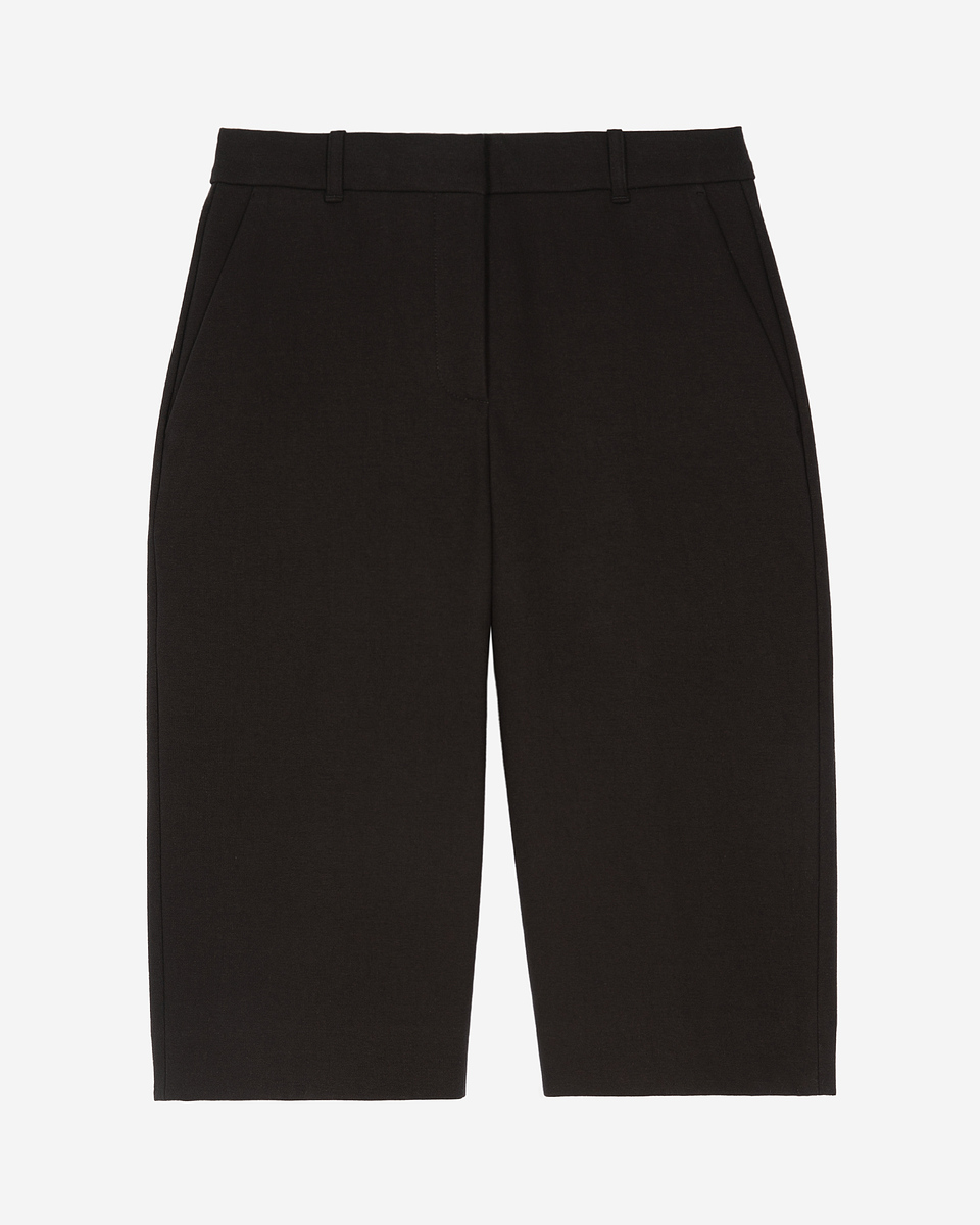 Black capri shorts