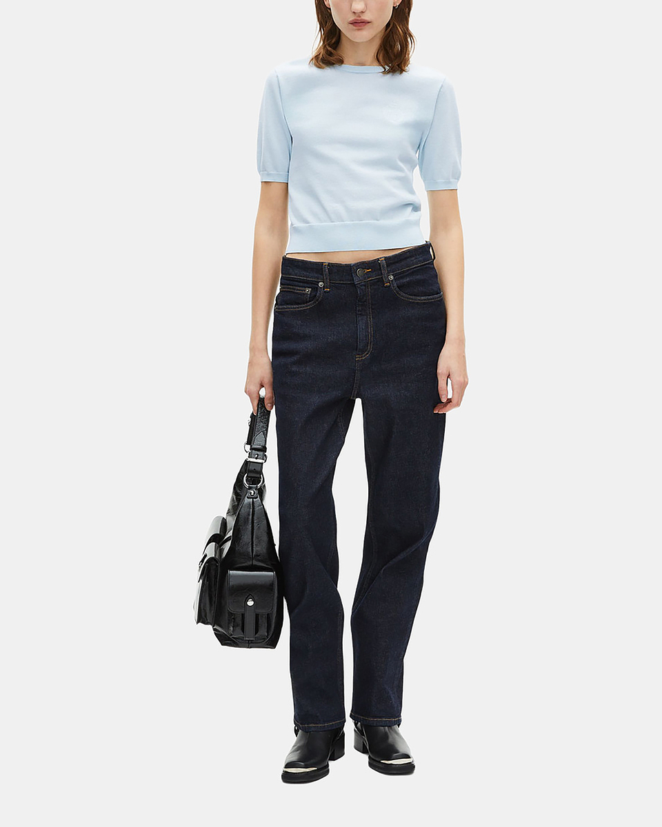 Light blue short-sleeved sweater
