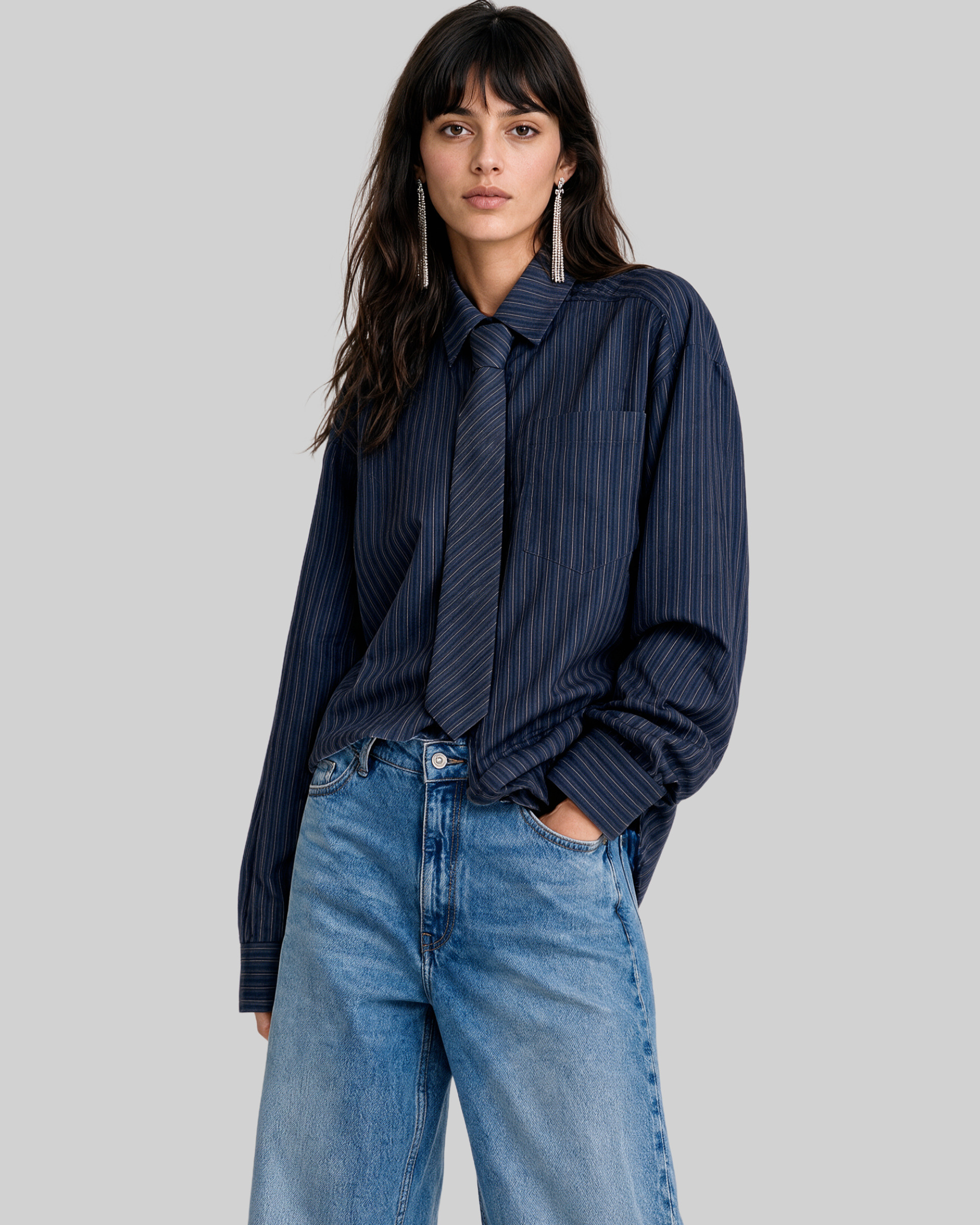 Striped cotton shirt with a removable navy tie