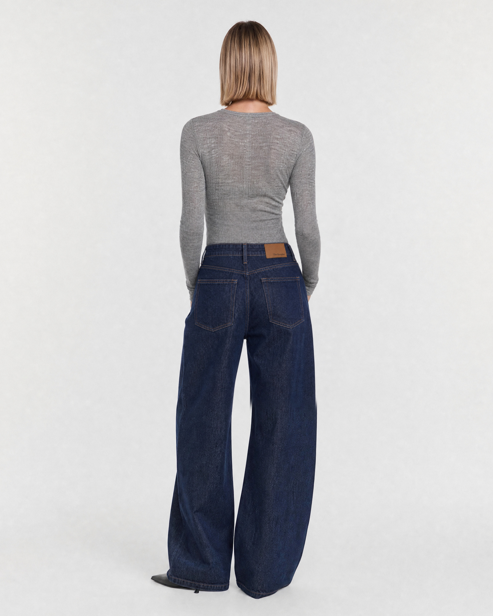 Dark blue wide-leg jeans