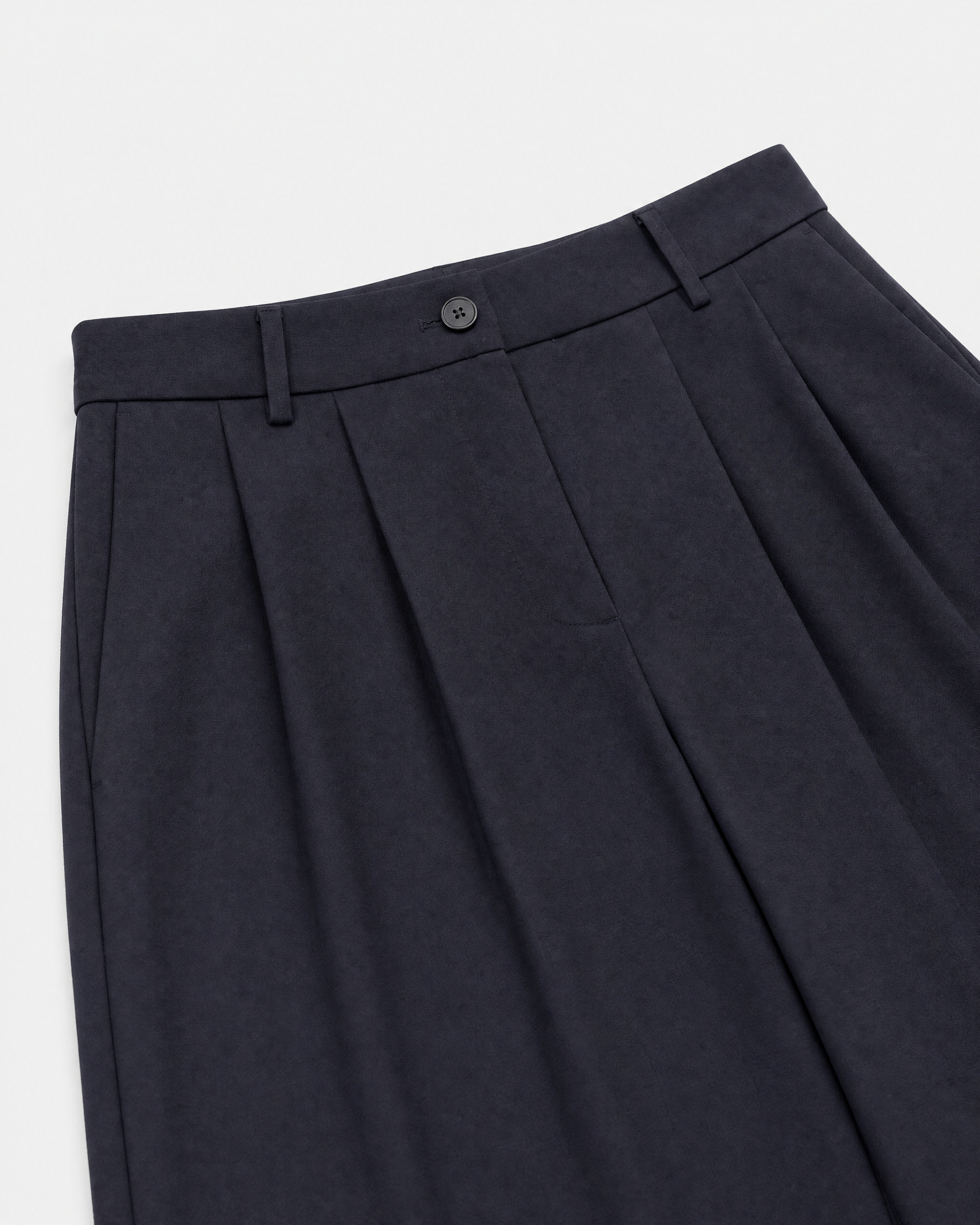 Wide-leg tailored pants in navy wool blend