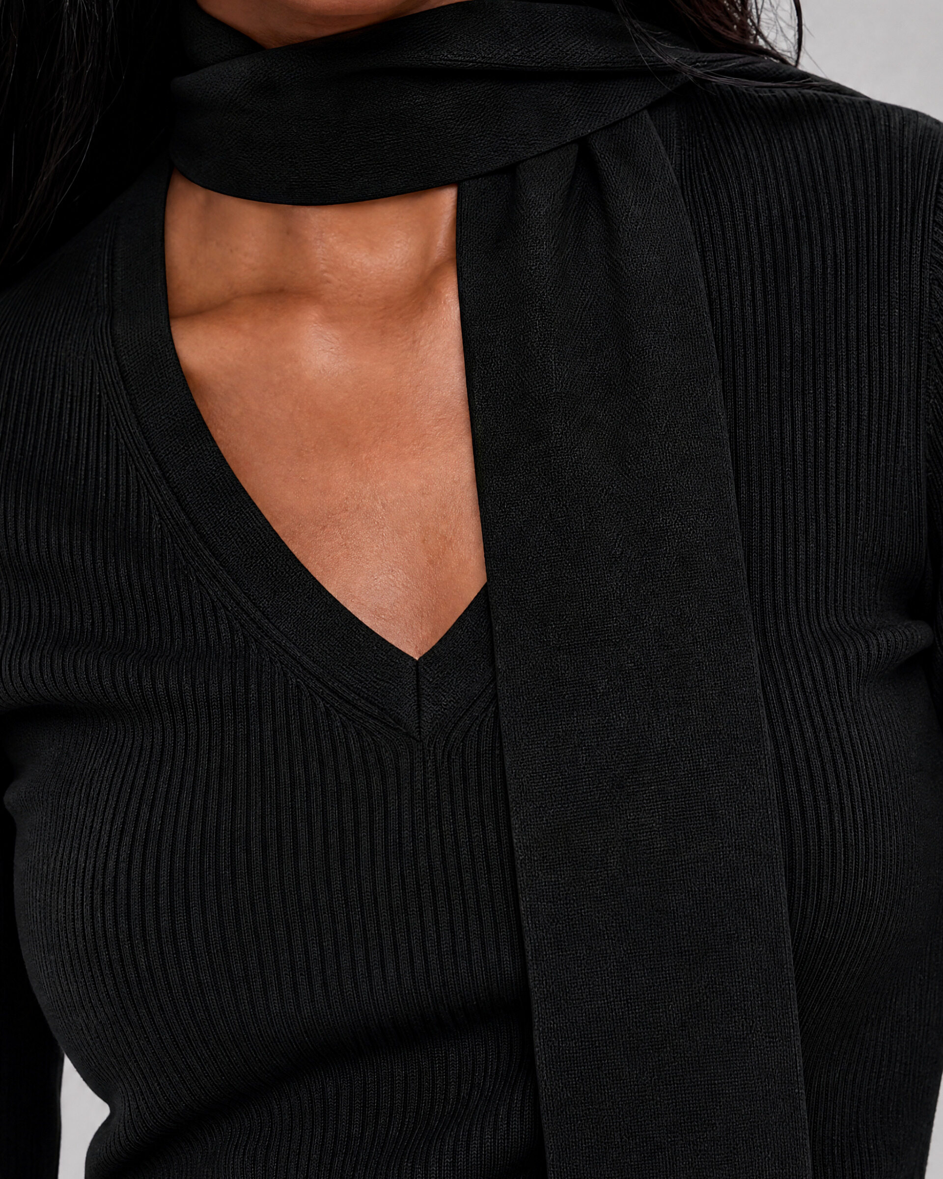 Gray Merino Wool Sweater with a Lavallière Collar