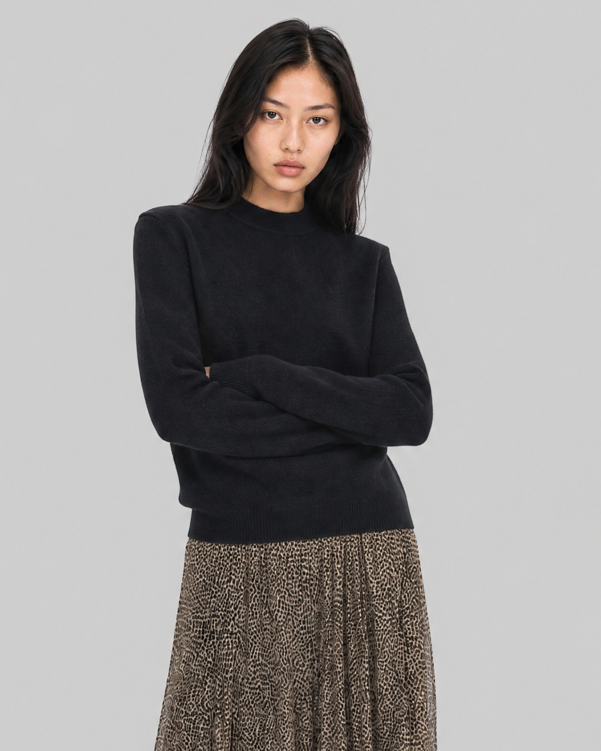 Black wool and cashmere sweater