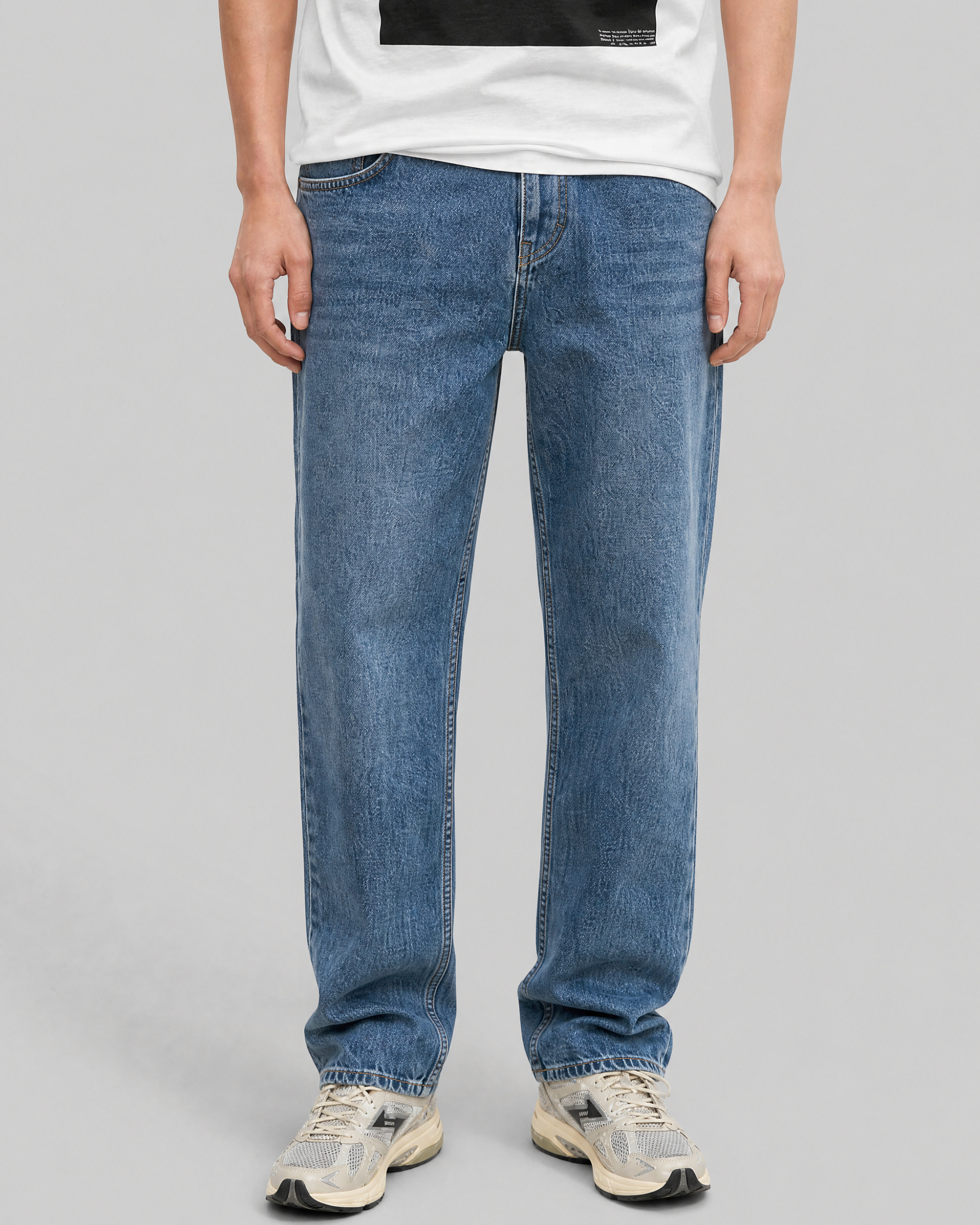 Straight-leg jeans in medium blue wash