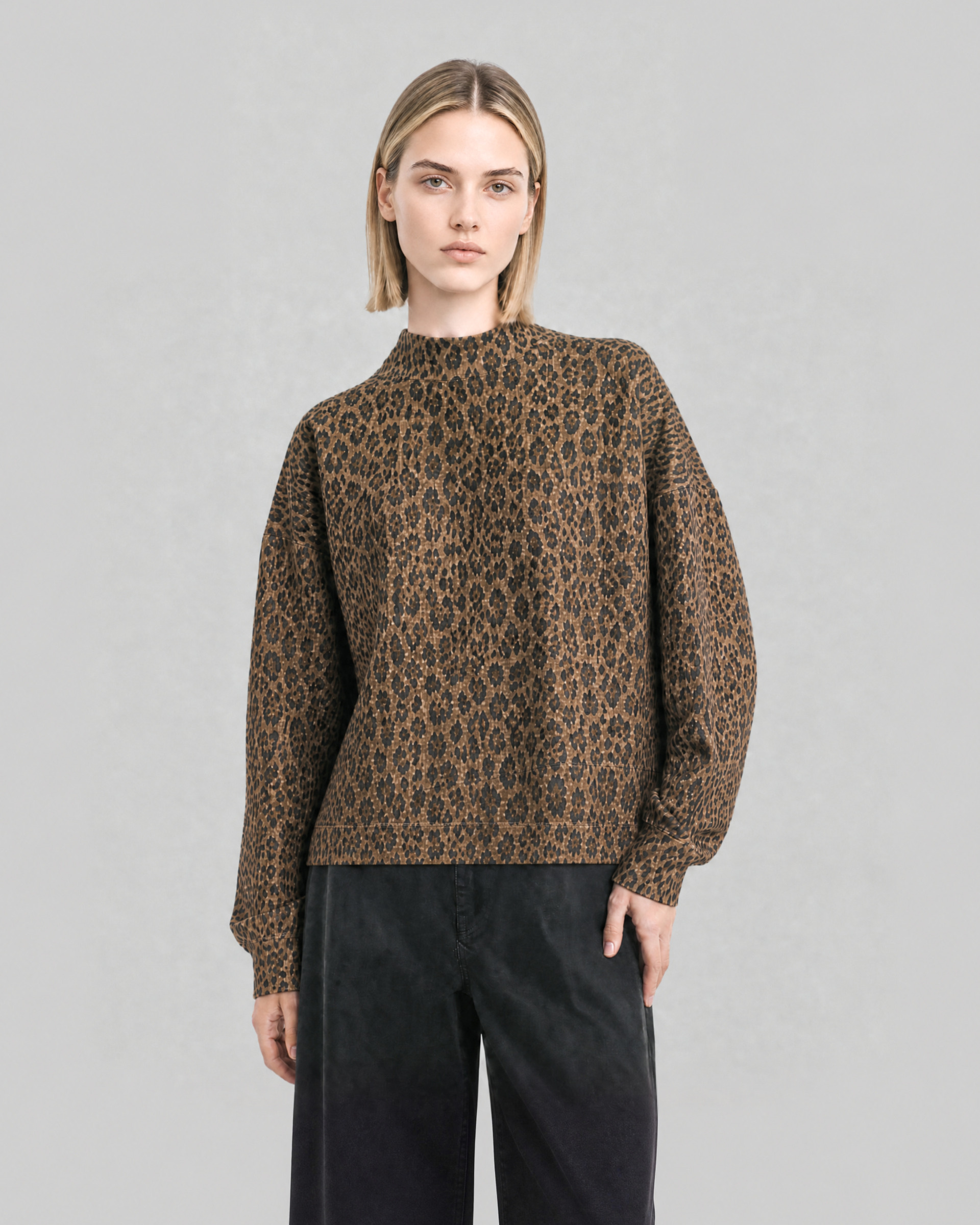 Leopard-print sweatshirt