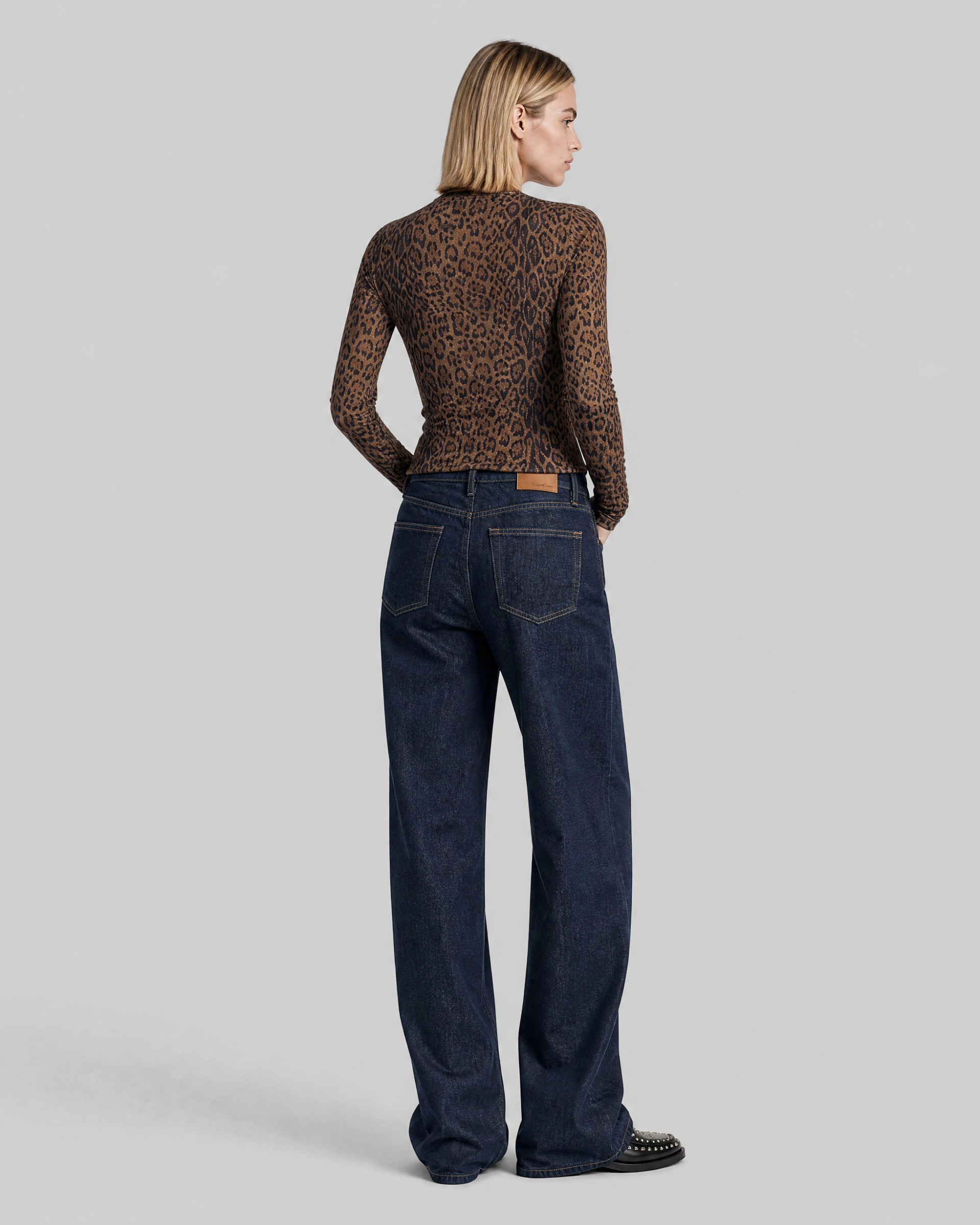 Leopard-print T-shirt