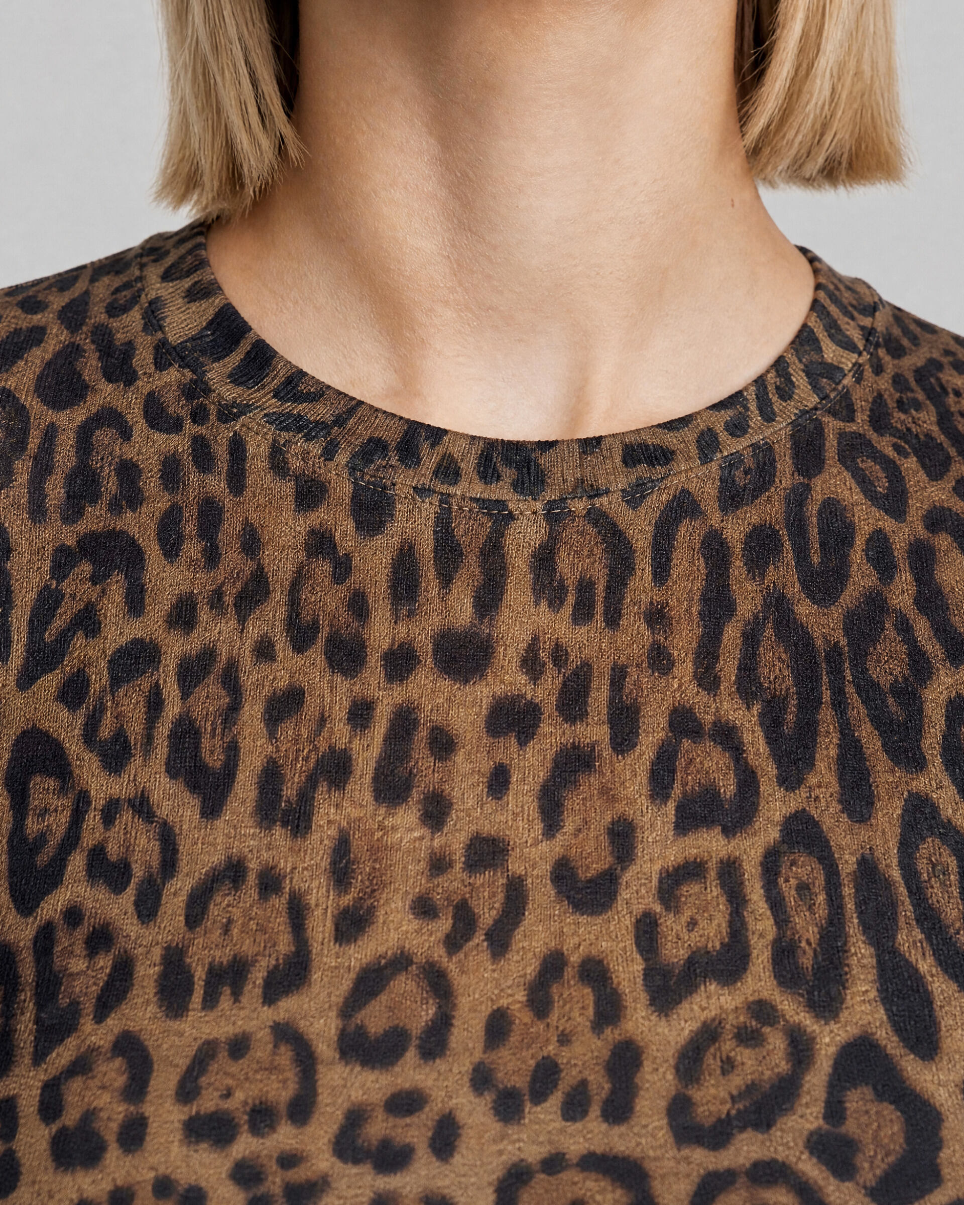 Leopard-print T-shirt
