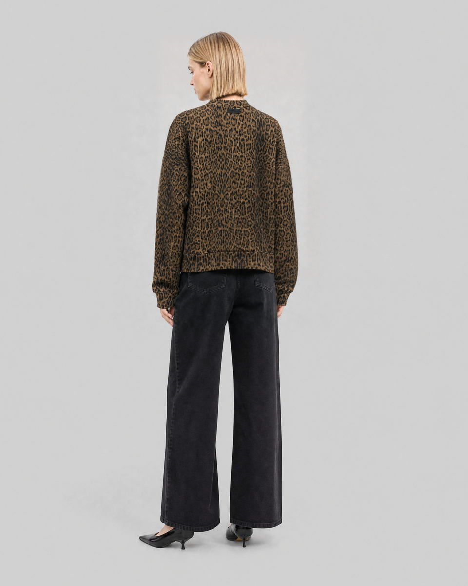 Leopard-print sweatshirt