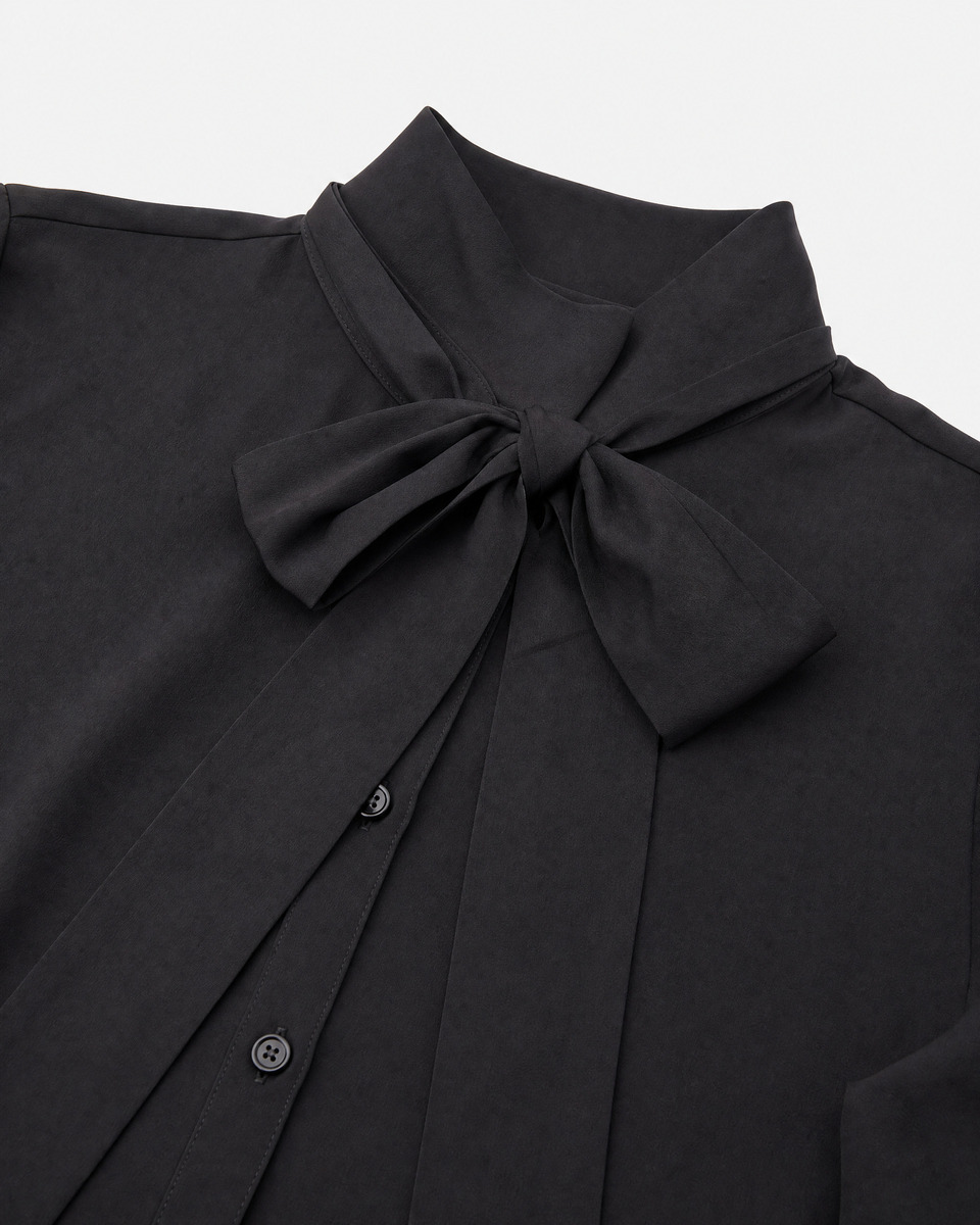 Shirt with a black cravat