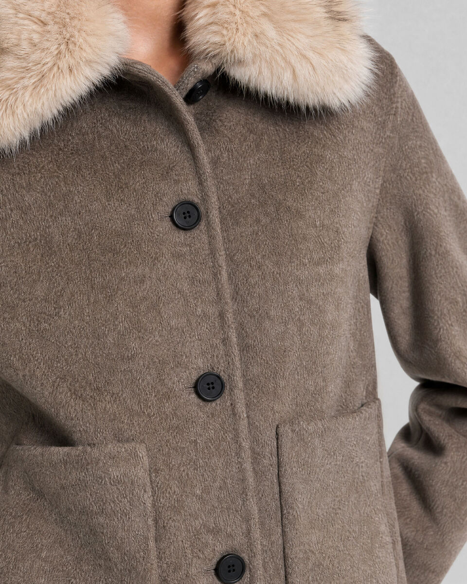 Blended wool coat with a beige faux fur collar